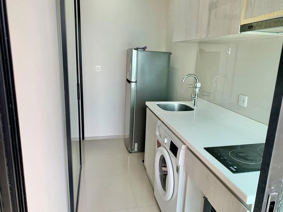 รูป ให้เช่า ✨ Life Asoke🔥 ห้องสูง วิวเมือง | ใจกลางอโศก–พระราม 9 | เดิน MRT ได้ ไลน์ @sariproperty 082-558-9459 - รูปที่ 3/12