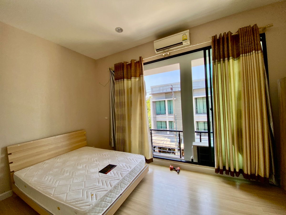 รูป ให้เช่า ทาวน์โฮม 3 ชั้น บ้านกลางเมือง พระราม 9–รามคำแหง | เฟอร์นิเจอร์ครบ พร้อมเข้าอยู่ | ทำเล Town in Town - รูปที่ 11/22