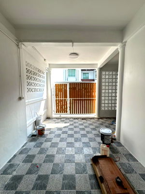 Townhouses for rent Bangkok : [For Rent] Townhome | Ratchada 18, Huai Kwang 5 Bedrooms | 4 Bathrooms