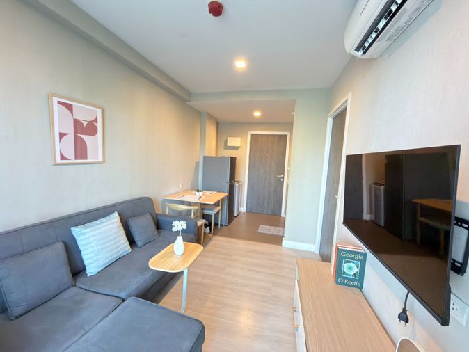 Metro Luxe Riverfront Rattanathibet | ราคา 8,000 บาท | ห้องใหญ่ เฟอร์นิเจอร์ครบ พร้อมอยู่ 🚆 ใกล้ MRT ไทรม้า (สายสีม่วง) มี Shuttle Bus รับ–ส่ง