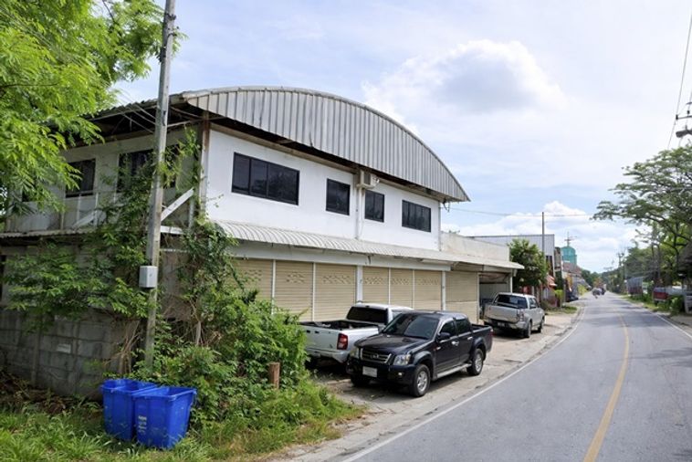 MRT กระทรวงสาธารณสุข 900 ม.พร้อมโกดัง ท่าอิฐ 800 ตร.ม. ตึกแถว 3 คูหา ทำเลศักยภาพใน เมืองนนทบุรี