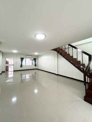 2-bed townhouse for rent, 25 sq wah, Klongchan Villa 1