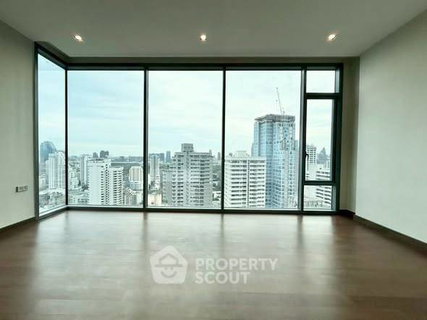 คอนโด 3-ห้องนอน ที่ คิว วัน สุขุมวิท ใกล้ BTS นานา (ID 2634353)