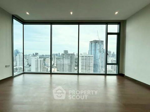 3-BR Condo at Q1 Sukhumvit near BTS Nana (ID 2634353)