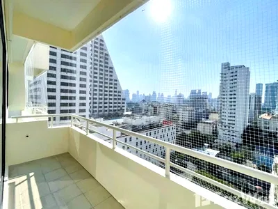 Condos for sale : 2 Bedroom Condo for sale at Saranjai Mansion 1815874