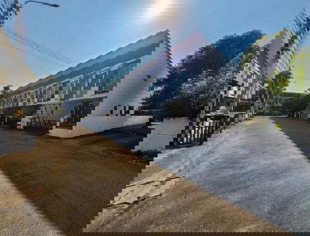 รูป BP00950 ขายทาวน์เฮาส์ หมู่บ้าน เดอะทรัสต์ ราชพฤกษ์-รัตนาธิเบศร์ ถนน บ้านวังซ่า-วัดสิงห์ทอง ตำบล อ้อมเกร็ด อำเภอ ปากเกร็ด จังหวัด นนทบุรี - รูปที่ 3/8