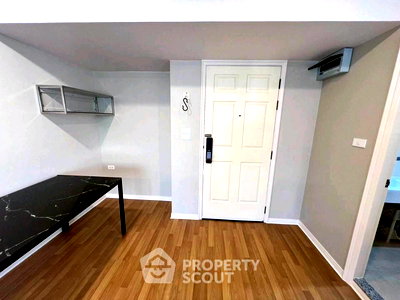 Condos for sale : 2-BR Condo at Lumpini Place Phahol-Saphankhwai near BTS Saphan Khwai (ID 2681082)