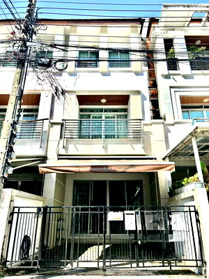 Townhouses for rent : 📌 For Rent 3-story Townhouse BAAN KLANG MUANG THE PARIS RAMA9-RAMKAMHANG 3 bedroom 3 bathroom