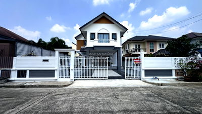 บ้านเดี่ยว ถนนรังสิต-นครนายก : ขายบ้าน  บ้านสถาพร รังสิต หน้ากว้าง รีโนเวทใหม่ บึงยี่โถ ธัญบุรี ปทุมธานี CX-147571 ✅ ทักไลน์ @connexproperty ตอบทันที ทีมงานมืออาชีพ ✅