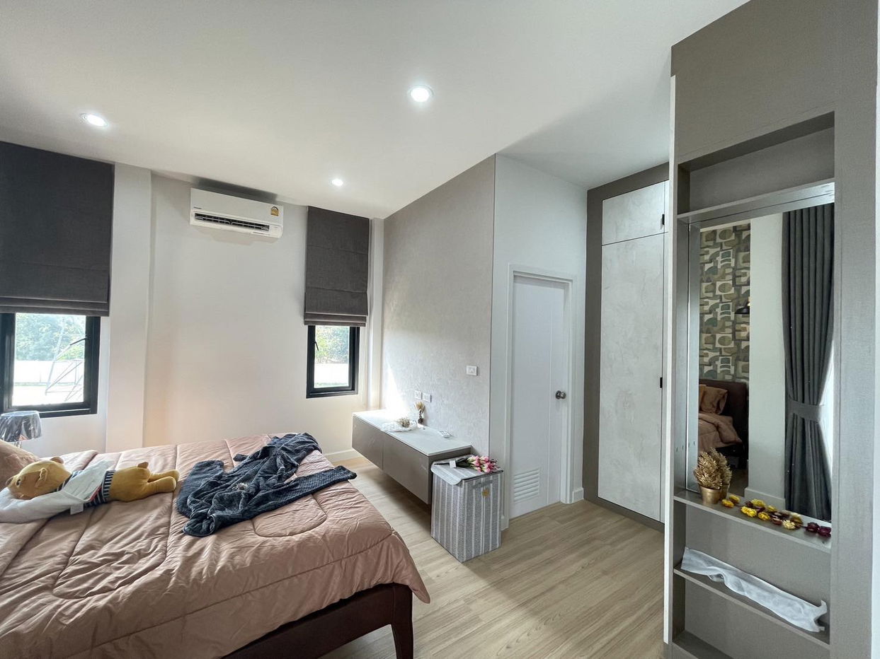 รูป 4 Bedroom Modern Family Home North Pattaya - รูปที่ 15/15