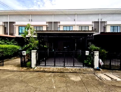 Townhouses for sale Nonthaburi : FOR SALE  TOWNHOUSE PROPERTY  2340000 BAHT.