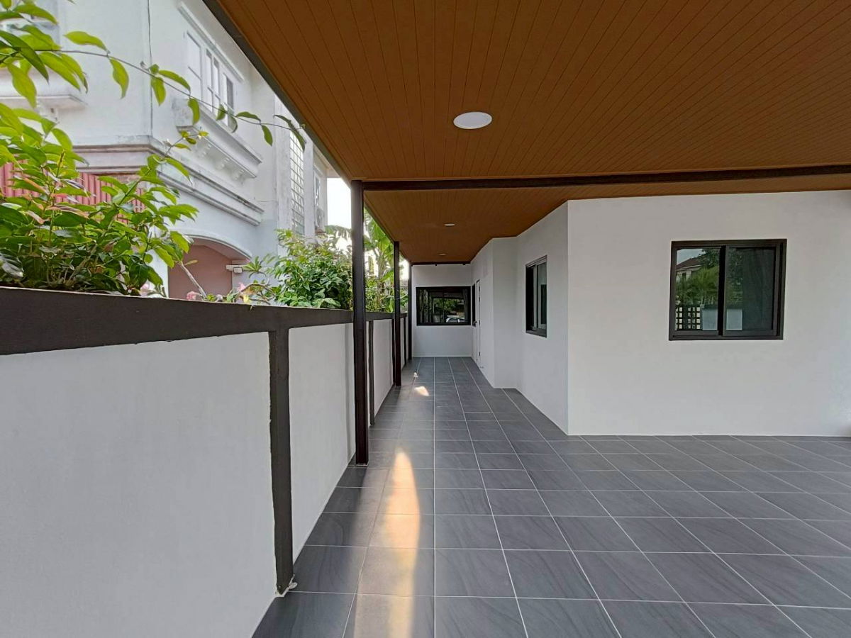 รูป บ้านเดี่ยว 2ชั้น รีโนเวทใหม่ทั้งหลัง! สวย ครบ จบ พร้อมเข้าอยู่ ​หมู่บ้านเคซี.กรีนวิลล์ ซอยมิตรไมตรี 10/1 เขตหนองจอก คู้ซ้าย พร้อมเฟอร์ฯ - รูปที่ 6/33