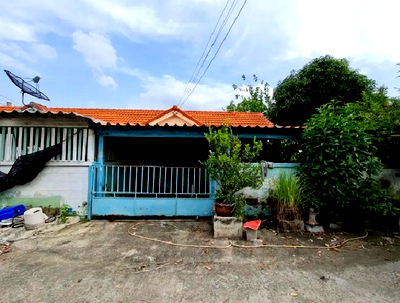 Townhouses for sale Nonthaburi : FOR SALE  TOWNHOUSE PROPERTY  1300000 BAHT.