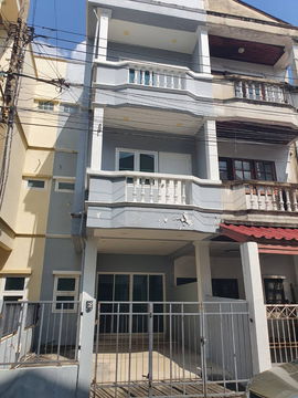 🔥 ขายด่วน! ทาวน์เฮาส์ 3 ชั้น 18 ตร.ว. 4 นอน 🛏️ ใกล้ มหาวิทยาลัยเทคโนโลยีพระจอมเกล้าพระนครเหนือ 🎓 เพียง 3.25 ล้าน 💰 โทร 065-945-6540 📞