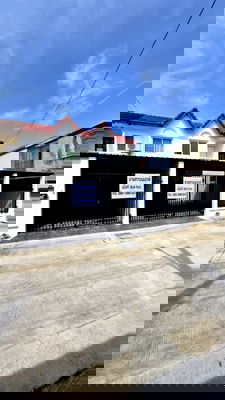 ทาวน์โฮม ม.ราชภัฏสวนสุนันทา : ขายด่วน! ทาวน์เฮ้าส์ 2 ชั้น หมู่บ้านธนากรวิลล่า 2 (บางกรวย) รีโนเวทใหม่ทั้งหลัง ใกล้รถไฟฟ้าสายสีแดง ฟรีค่าโอน