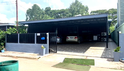 Houses for sale Nong Bua Market, Udon Thani : Single detached house in Udon city center, close to UD Town market, shopping malls, and hospital. Priced below appraised value.