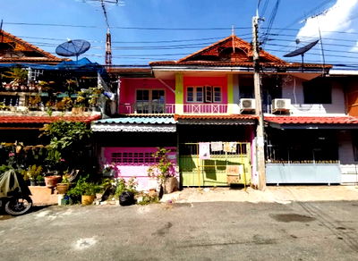 Townhouses for sale Nonthaburi : FOR SALE  TOWNHOUSE PROPERTY  1280000 BAHT.