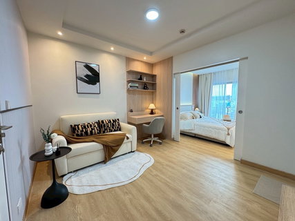 ST0170 | For Sale: The Seed Sathorn–Taksin, next to BTS Wongwian Yai station. Price: 2.29 Million THB. Ready to move in.