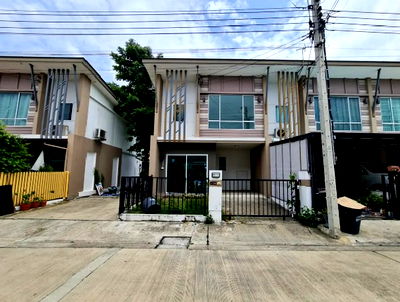 Townhouses for sale Nonthaburi : FOR SALE  TOWNHOUSE PROPERTY  2070000 BAHT.