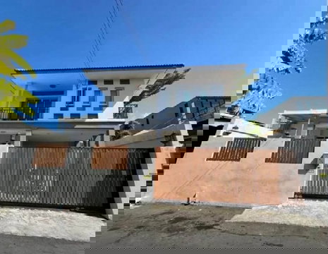 ให้เช่า บ้านเดี่ยว 2 ชั้น  ทำเล ซอยลาดพร้าว 41 / ใกล้ รถไฟฟ้า สถานี ภาวนา / แอร์ 4 เครื่อง / เฟอร์นิเจอร์บางส่วน / อยู่อาศัย หรือ Home Office