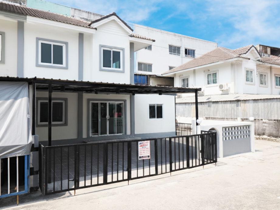 รูป ขายราคาพิเศษ ทาวน์เฮ้าส์ ม.ณรุจา กาญจนาภิเษก - พระราม5 (แปลงมุม)  ราคา 1.99 ล้าน - รูปที่ 2/45