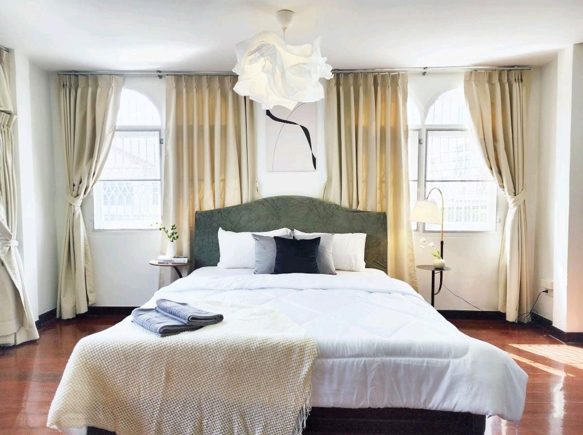 รูป 🏡 ให้เช่า บ้านเดี่ยว 2 ชั้น ย่านห้วยขวาง รีโนเวทใหม่ พร้อมอยู่ ทำ Airbnb ได้ - รูปที่ 4/15