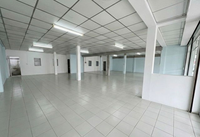 รูป โกดัง 1-4คูหา PTT BigC ถนนโครงการกว้าง 30ม. รถเทเลอร์เข้าได้ ติดถนนสุวินทวงศ์ 2ห้องน้ำ 50ตร.ว. 192 ตร.ม. - รูปที่ 5/6