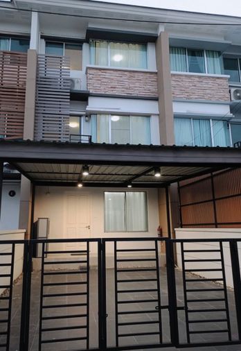 3-bed townhouse for rent, 150 sqm, 23 sq wah, Town Plus Rama 9