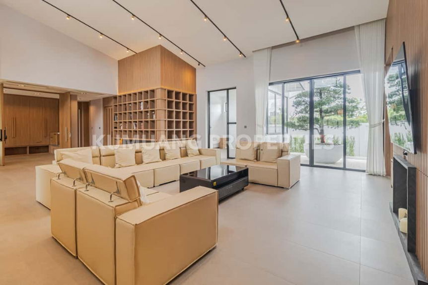 picture Luxury Home Design – Elevate Your Lifestyle - 8/91