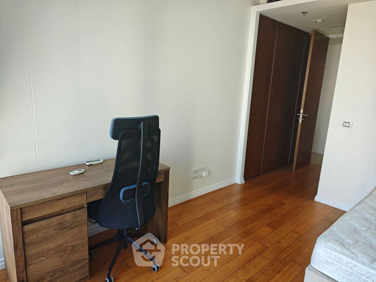 รูป คอนโด 3-ห้องนอน ที่ เดอะ ริเวอร์ คอนโดมิเนียม ใกล้ BTS สะพานตากสิน (ID 2692054) - รูปที่ 17/23