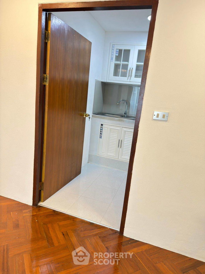 รูป คอนโด 2 ห้องนอน 95 ตร.ม. วิทยุ คอมเพล็กซ์ พร้อมเลี้ยงสัตว์ ใกล้ BTS เพลินจิต (ID 2693190) - รูปที่ 7/15
