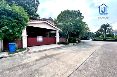 บ้านเดี่ยว นนทบุรี : ขายบ้านเดี่ยว 2 ชั้น 110.6 ตารางวา  หมู่บ้านคาซ่า แกรนด์ รัตนาธิเบศน์–ราชพฤกษ์ ใกล้รถไฟฟ้าสายสีม่วง หลังมุม