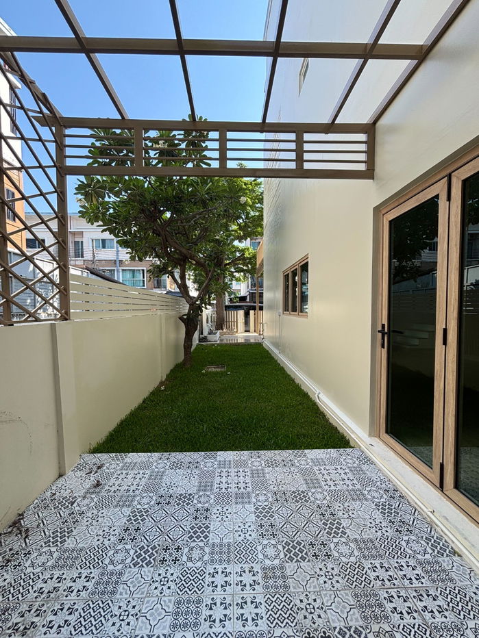 รูป [Rare Item] ขายทาวน์โฮมหัวมุม 3 ชั้น + ดาดฟ้า | Villette City พัฒนาการ 38 - รูปที่ 3/9