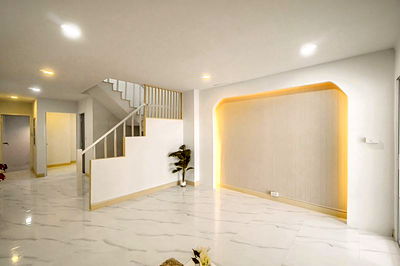 ทาวน์โฮม รพ.กรุงไทย เวสเทิร์น : 🏡 ทาวน์เฮ้าส์ลุมพินี ทำเลดี ติดถนนกาญจนาภิเษก  เดินทางสะดวกสุด ๆ 🚍 มีป้ายรถเมล์หน้าหมู่บ้าน