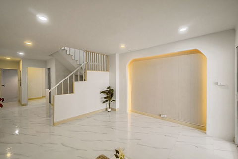 🏡 ทาวน์เฮ้าส์ลุมพินี ทำเลดี ติดถนนกาญจนาภิเษก  เดินทางสะดวกสุด ๆ 🚍 มีป้ายรถเมล์หน้าหมู่บ้าน