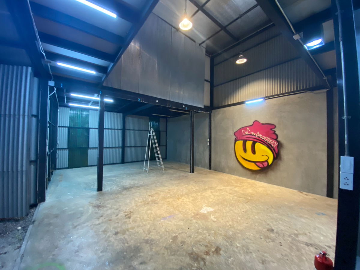 รูป ให้เช่าโกดังขนาดเล็ก พื้นที่ 150 ตารางเมตร ซอยลาดพร้าว 35 เหมาะสำหรับเก็บสินค้า หรือ เป็น Studio - รูปที่ 2/10