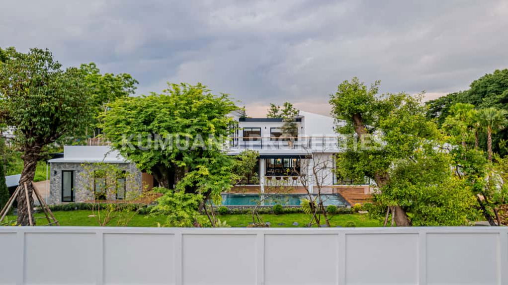 picture Luxury Home Design – Elevate Your Lifestyle - 2/91