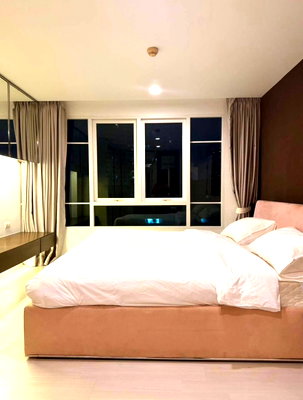 ขายคอนโด : คอนโด เดอะ บางกอก สาทร-ตากสิน  2 ห้องนอน 2 ห้องนำ้  ขนาด 70.85 ตารางเมตร  ชั้น 8 พร้อมอยู่ แต่งสวย