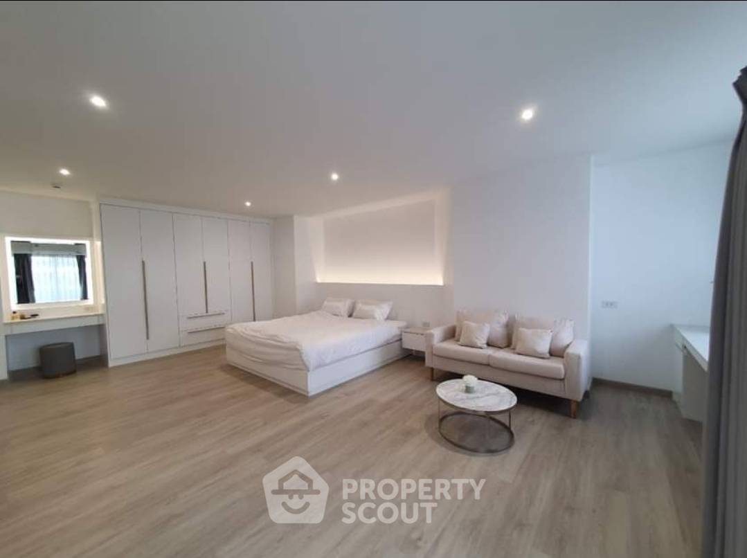 รูป คอนโด 2-ห้องนอน ที่ สีลม คอนโดมิเนียม ใกล้ BTS ศาลาแดง (ID 1404828) - รูปที่ 4/22