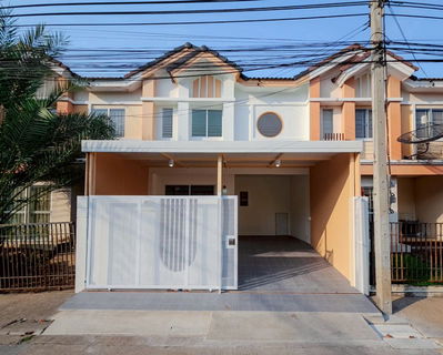 🔥 Urgent Sale! Affordable Townhouse – Ready to Move In! ✨ 📍 Location: Pruksa Village 49/2, Bang Yai – Nonthaburi