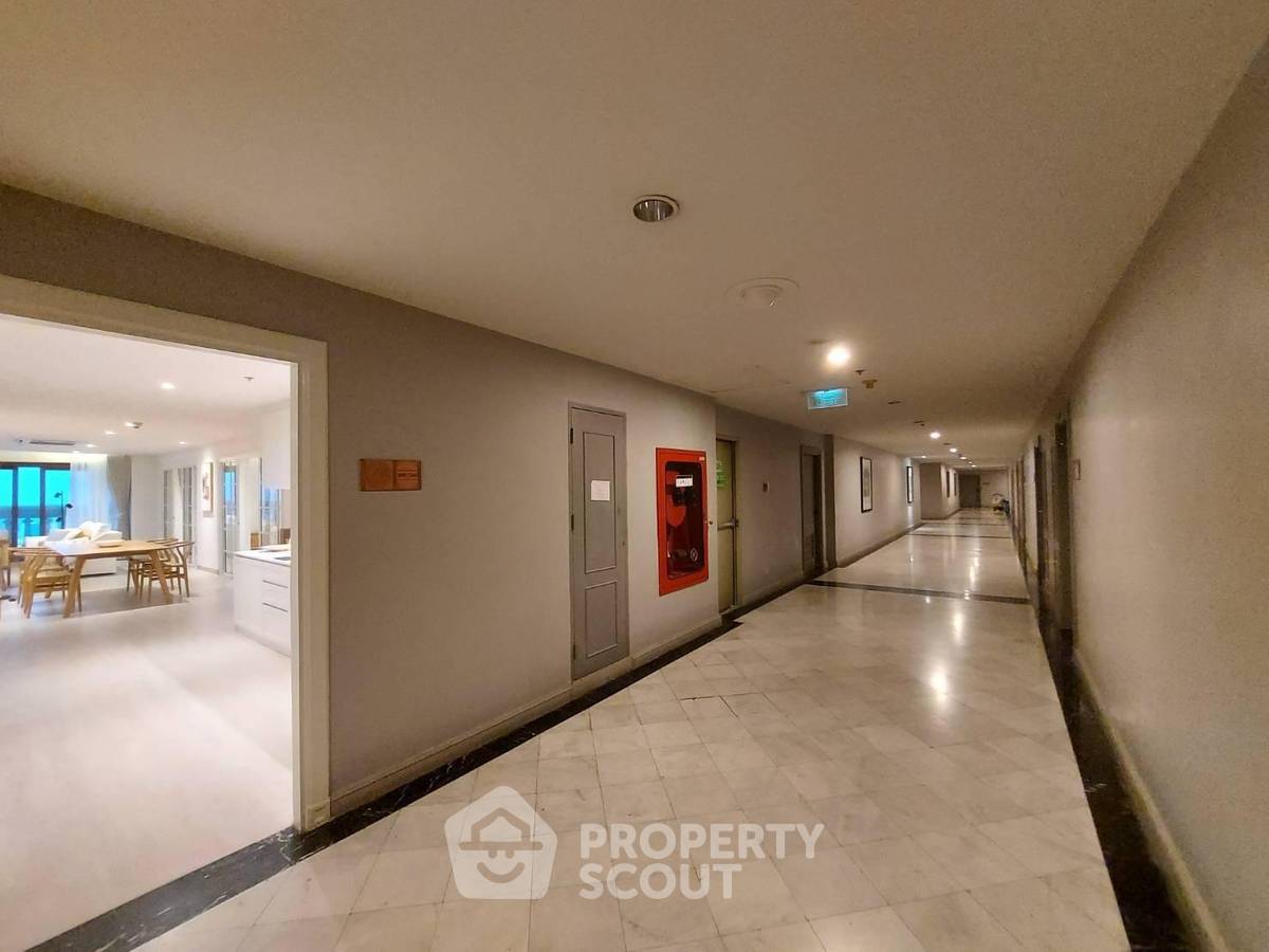 รูป คอนโด 2-ห้องนอน ที่ ณุศา สเตท ทาวเวอร์ คอนโดมิเนียม ใกล้ BTS สะพานตากสิน (ID 452544) - รูปที่ 2/10