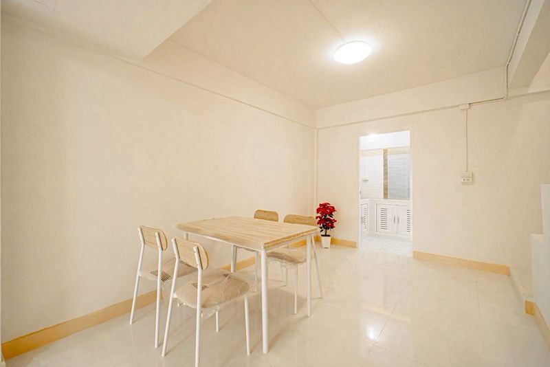 รูป 🏡 ขายบ้านทำเลดี ราคาคุ้มมาก!  📍 หมู่บ้านธารทอง 2 ซอยวัดลาดปลาดุก  💰 ราคาเพียง 1,790,000 บาท 🇹🇭‼️ - รูปที่ 4/17