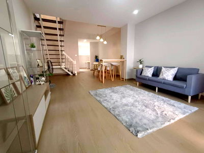 ทาวน์โฮม ถนนบางบอน 4 :  ขายทาวน์เฮาส์ หมู่บ้านวังทอง เพชรเกษม 77 หน้ากว้าง 4 เมตร 17 ตรว  2 นอน 2 น้ำ ต่อเติมครบ ตกแต่งสวย พร้อมเข้าอยู่