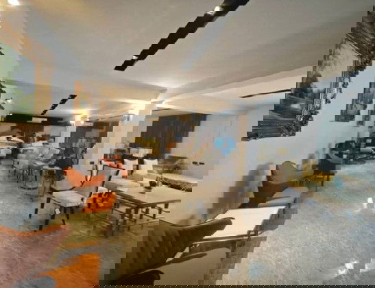 รูป ให้เช่าอาคารสำนักงาน / โชว์รูม 3 ชั้น / พื้นที่อาคาร 900 ตารางเมตร ตกแต่งแล้ว ถนนงามวงศ์วาน เหมาะสำหรับธุรกิจความงาม โรงพยาบาลความงามขนาดเล็ก , อื่น ๆ - รูปที่ 4/9