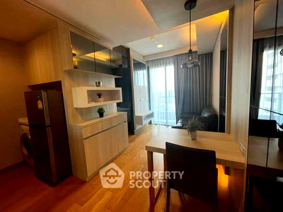 Condos for rent : High-Floor 1-BR 32 Sqm At The Lumpini 24 Near BTS Phrom Phong (ID 2579893)