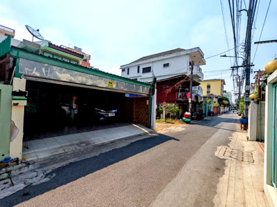 บ้านเดี่ยว ช่างชุ่ย : ใกล้ถนนใหญ่ เซ็นทรัล โลตัส MRT บางยี่ขัน ขายบ้าน 2 ชั้น ซอยจรัญสนิทวงศ์ 57 มีประตูรั้วรีโมท