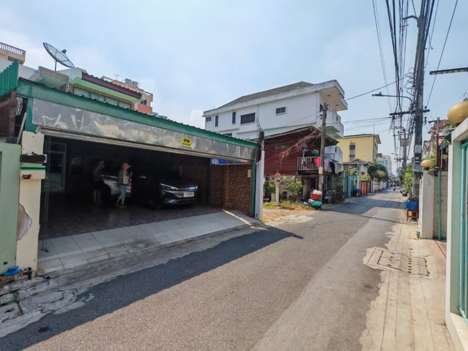 ใกล้ถนนใหญ่ เซ็นทรัล โลตัส MRT บางยี่ขัน ขายบ้าน 2 ชั้น ซอยจรัญสนิทวงศ์ 57 มีประตูรั้วรีโมท