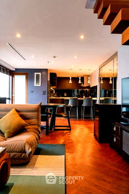 คอนโดให้เช่า : คอนโด 2-ห้องนอน ที่ สุขุมวิท สวีท คอนโดมิเนียม ใกล้ BTS นานา (ID 2691511)