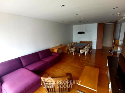Condos for rent Market Place Nanglinchee : 3-BR Condo at The Royal Saladaeng Condominium near MRT Si Lom (ID 515568)