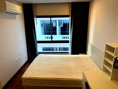 Condos for sale Chiang Mai : Casa Suandok condo for sale , near Maharaj Hospital : Tel. +66823899314 (Bubu)